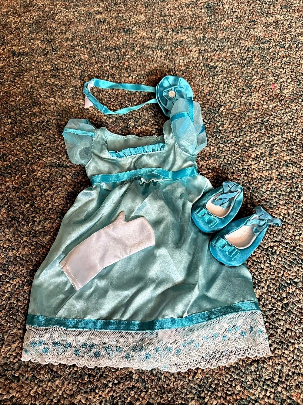 American Girl Caroline Abbott Party Gown Set – Retired – Nearly Complete